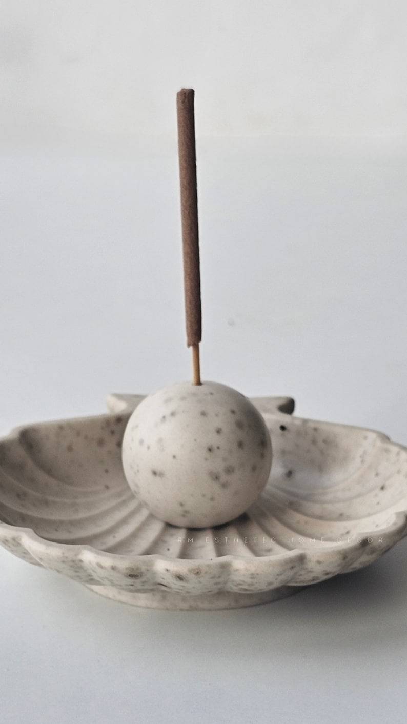 PETTINE Scallop Pearl Shell Incense Stick Holder