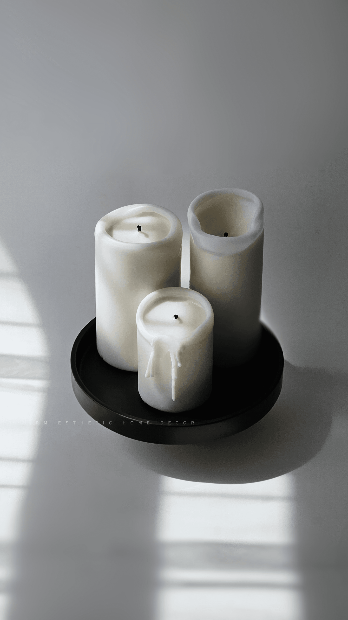 ROMA Decorative Ribbed Pedestal Tray