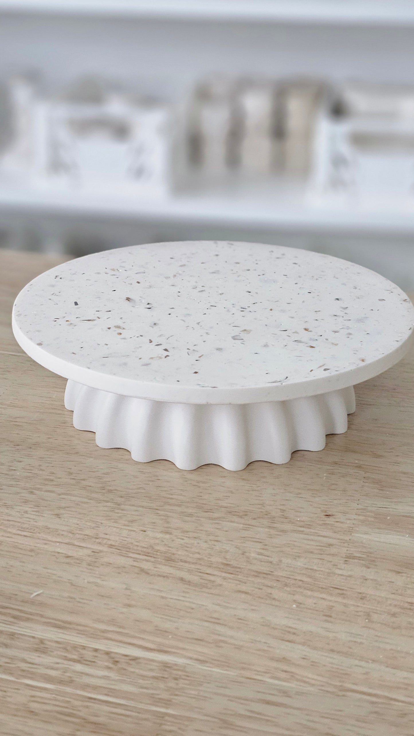 Seashell Ripple Pedestal Tray