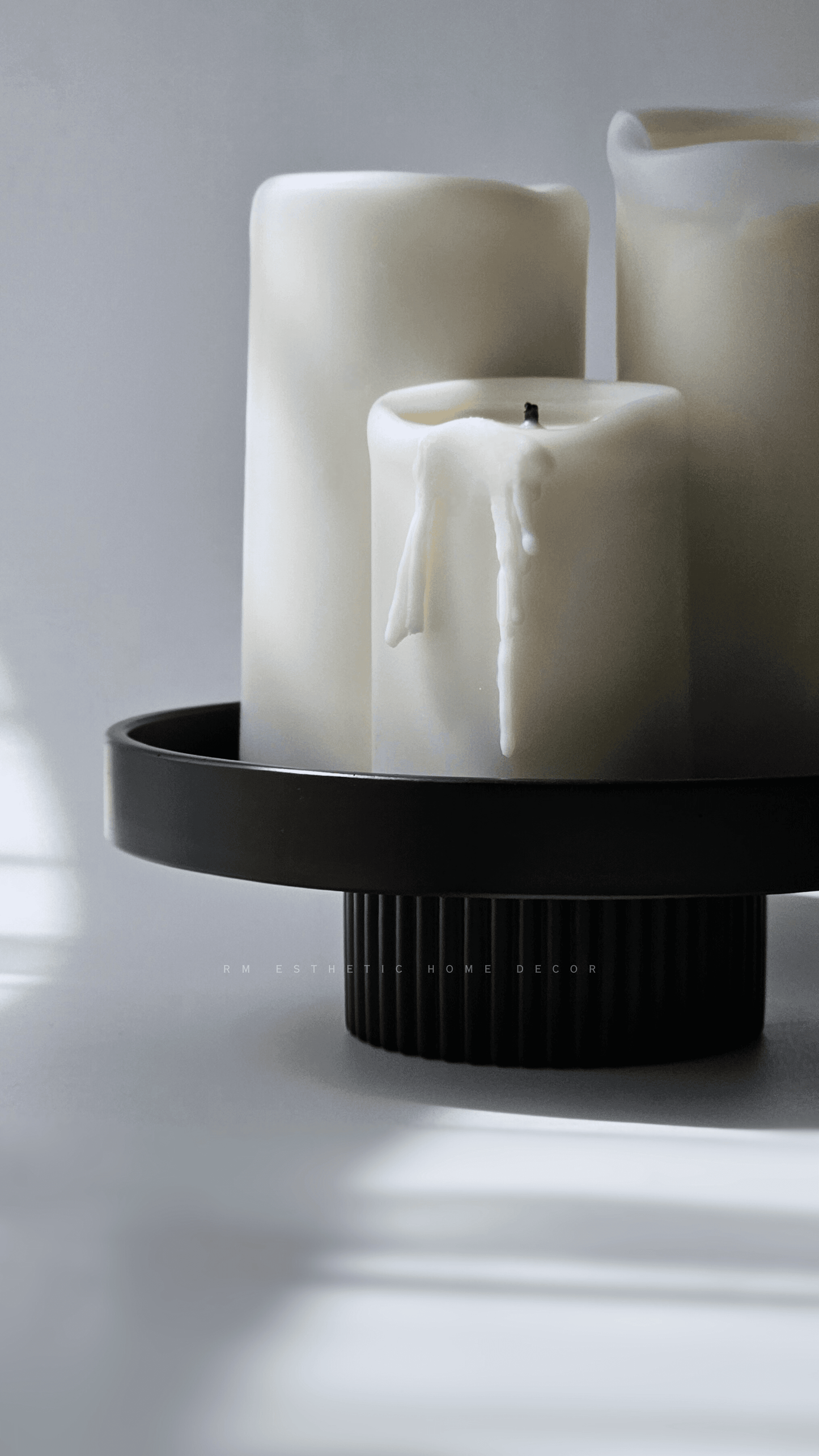 ROMA Decorative Ribbed Pedestal Tray