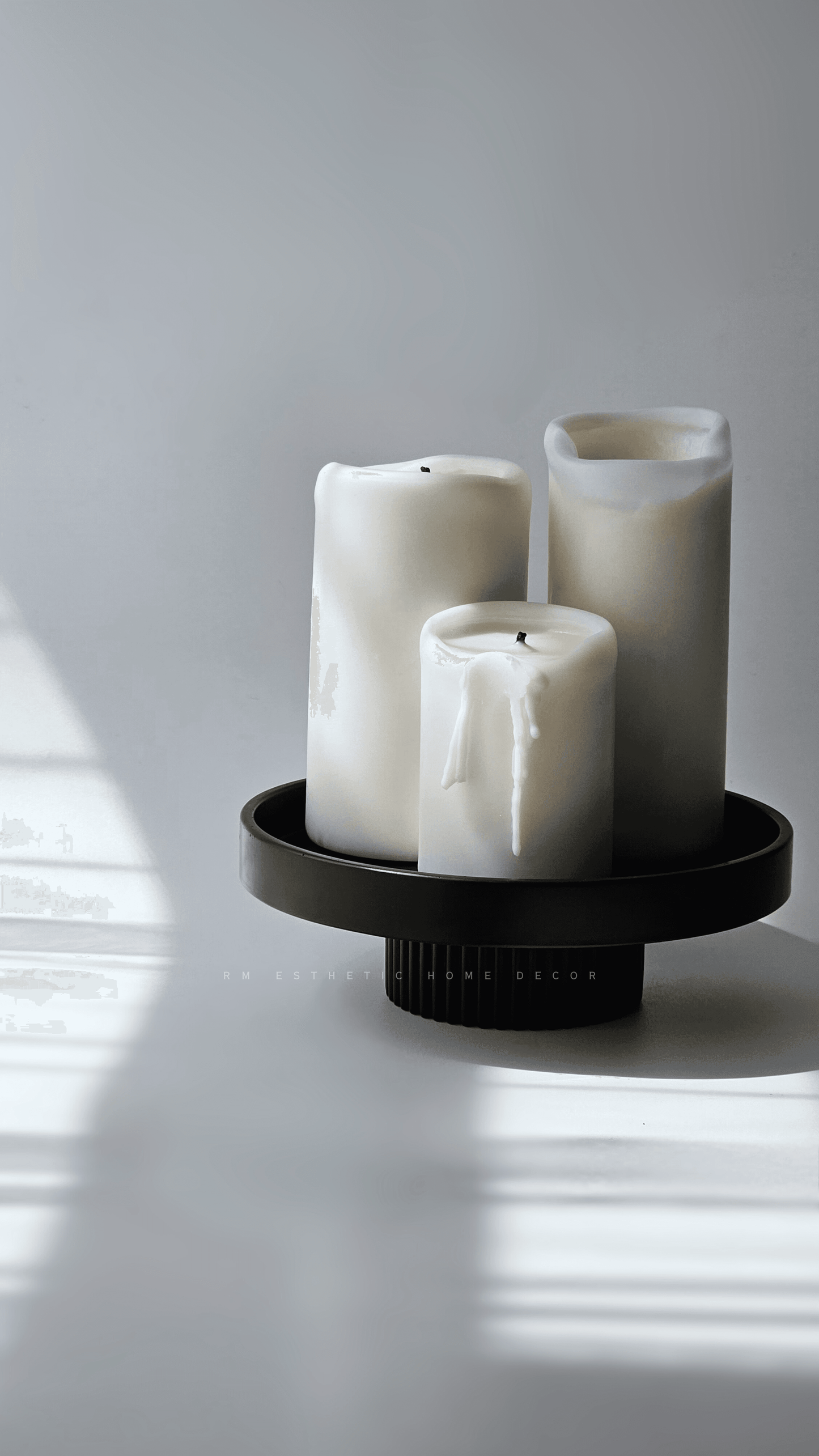 ROMA Decorative Ribbed Pedestal Tray