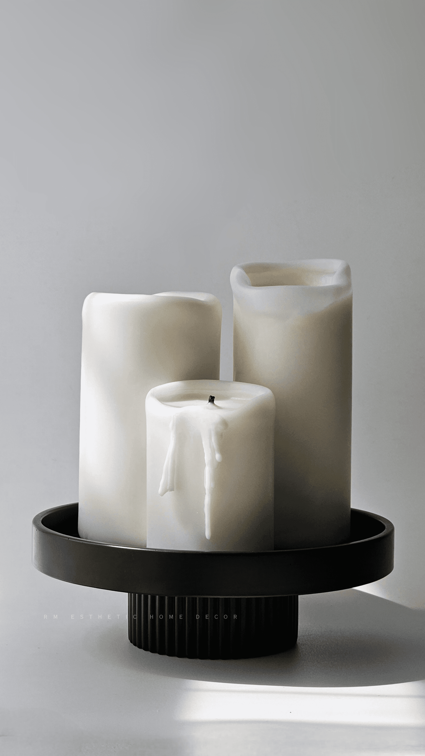 ROMA Decorative Ribbed Pedestal Tray